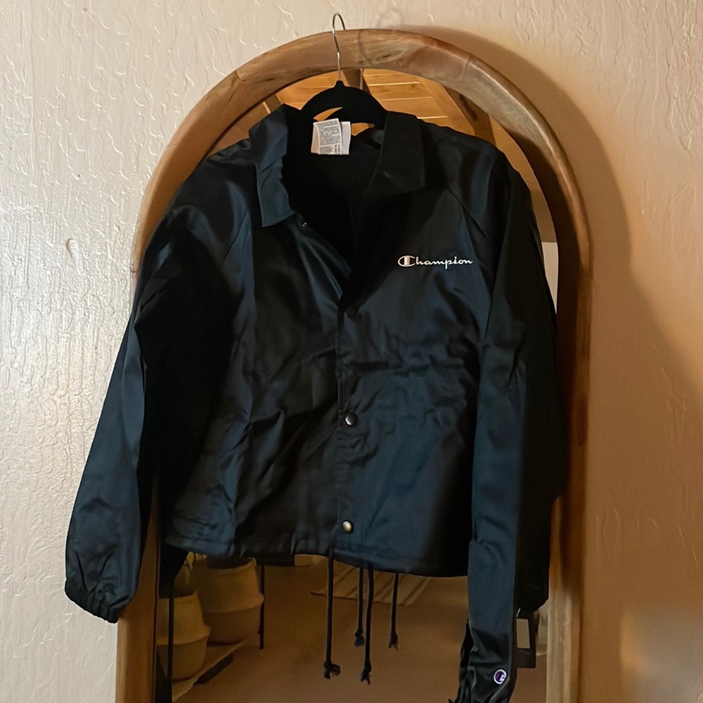 Brand new with that’s CHAMPION crop windbreaker